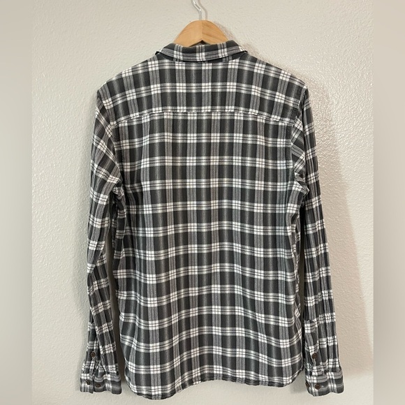 Patagonia Men’s Long Sleeved Organic Cotton Flannel Shirt - Picture 6 of 8